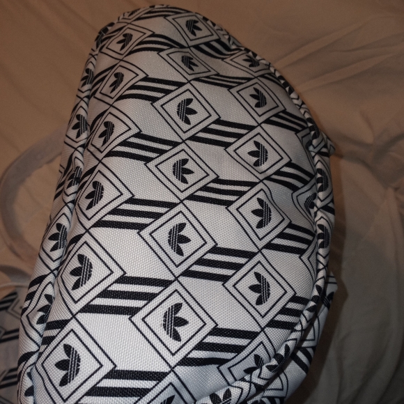 ADIDAS BACKPACK - Picture 10 of 16